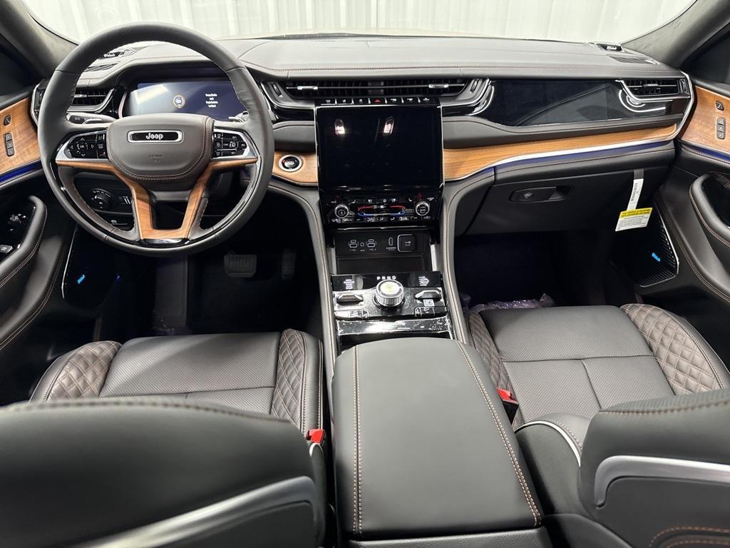 new 2025 Jeep Grand Cherokee car, priced at $67,010