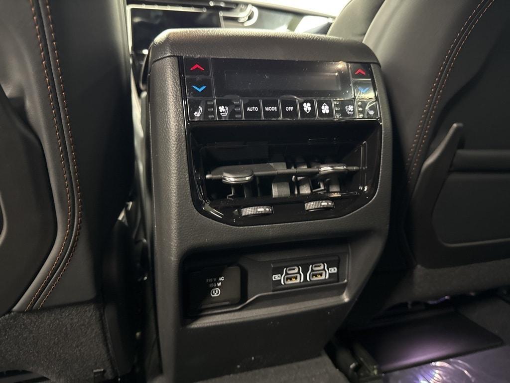 new 2025 Jeep Grand Cherokee car, priced at $66,657