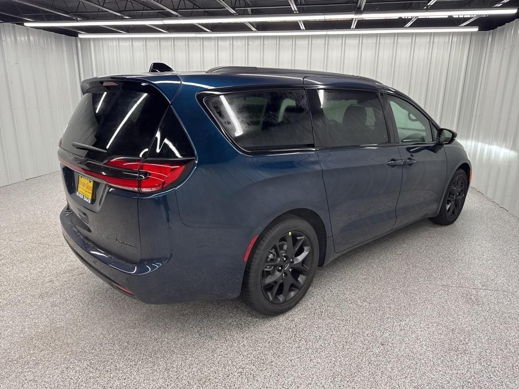 new 2025 Chrysler Pacifica car, priced at $47,059