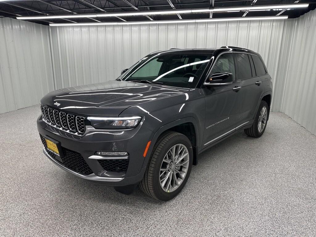 new 2025 Jeep Grand Cherokee car, priced at $59,056