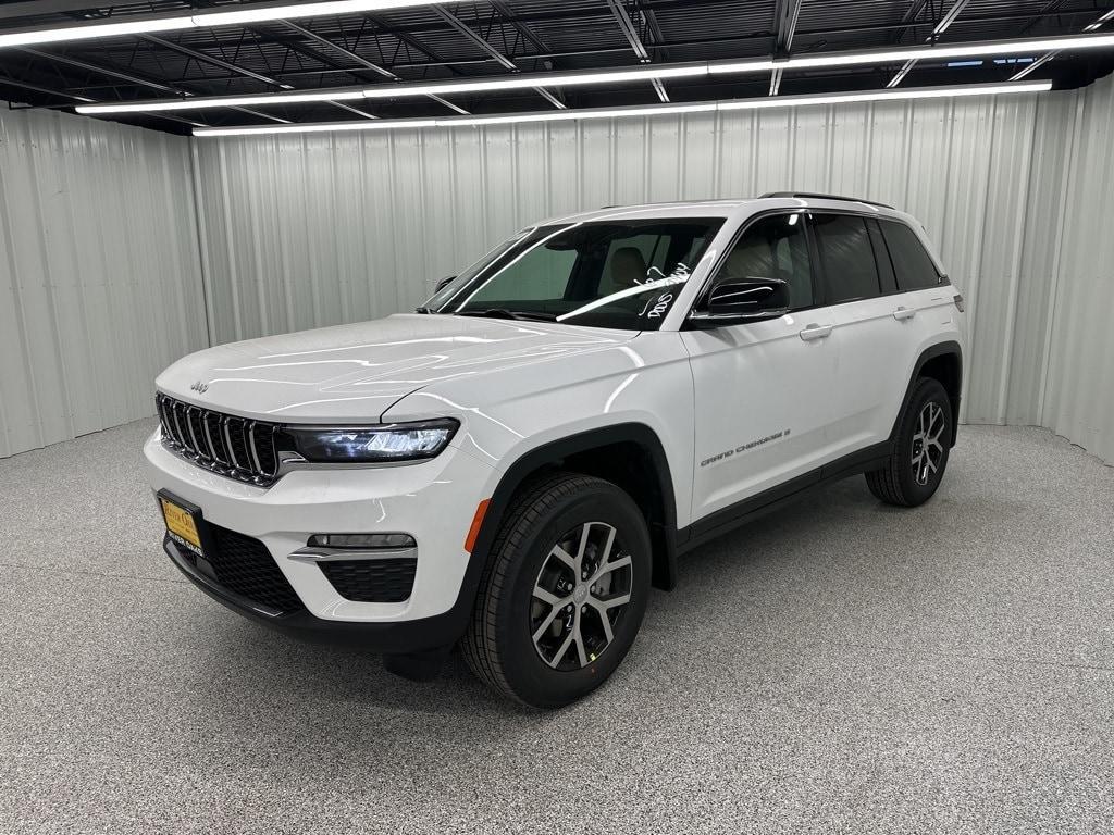 new 2025 Jeep Grand Cherokee car, priced at $46,146