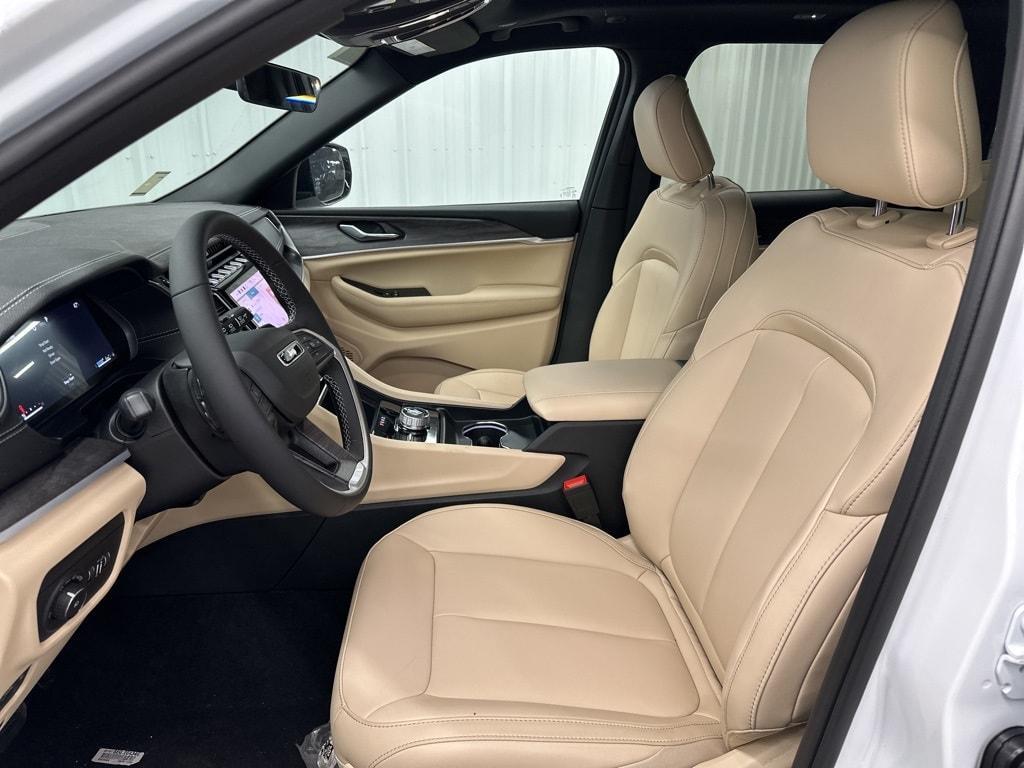 new 2025 Jeep Grand Cherokee car, priced at $46,146