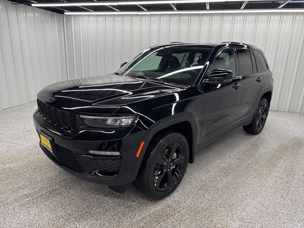 new 2025 Jeep Grand Cherokee car, priced at $46,175