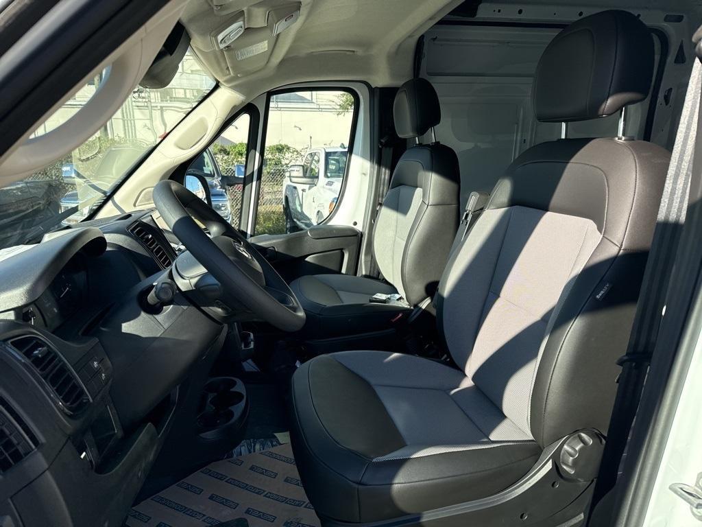 new 2025 Ram ProMaster 2500 car, priced at $46,155