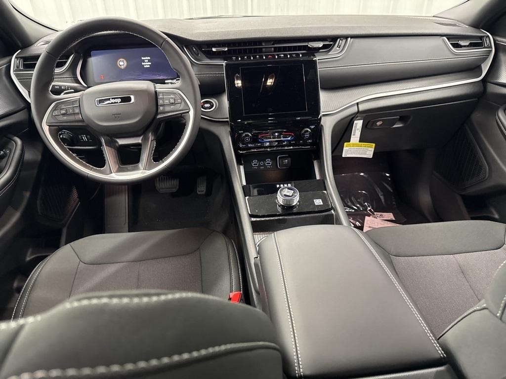 new 2025 Jeep Grand Cherokee car, priced at $34,456