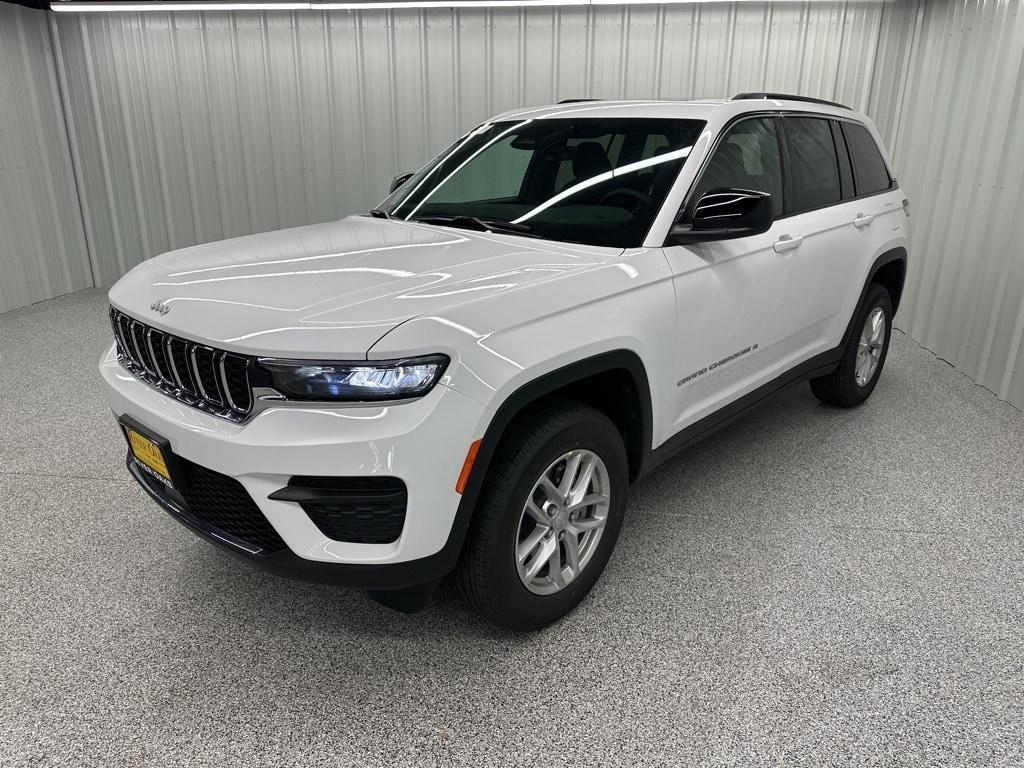 new 2025 Jeep Grand Cherokee car, priced at $37,423