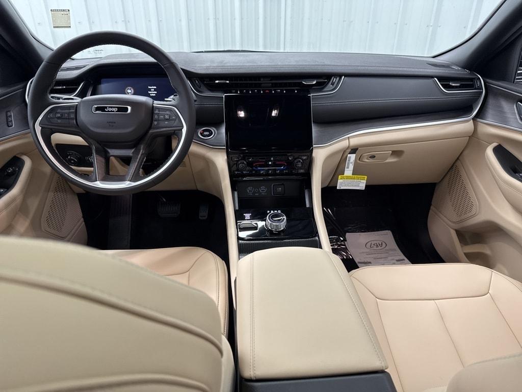 new 2025 Jeep Grand Cherokee car, priced at $46,733
