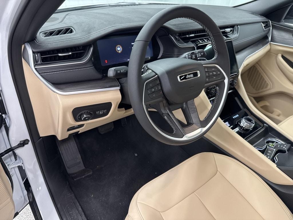 new 2025 Jeep Grand Cherokee car, priced at $46,733