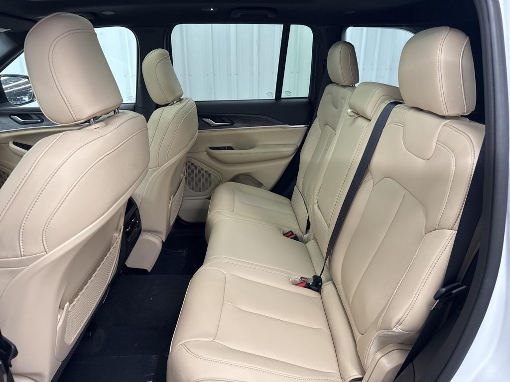new 2025 Jeep Grand Cherokee car, priced at $46,733