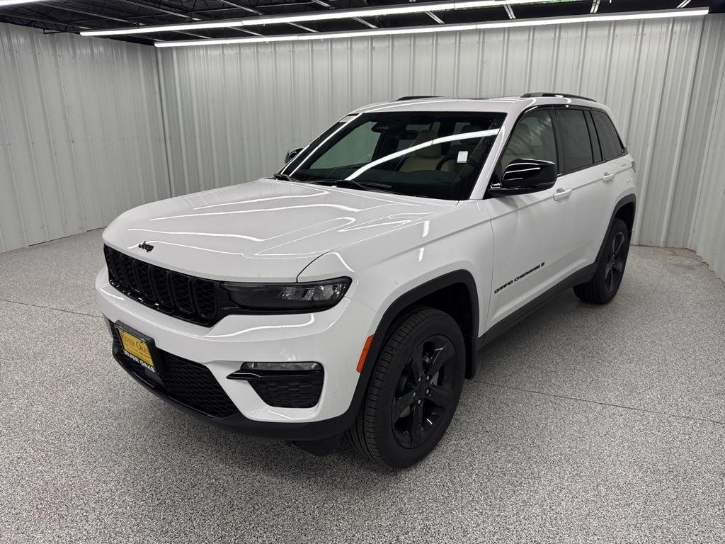 new 2025 Jeep Grand Cherokee car, priced at $46,733
