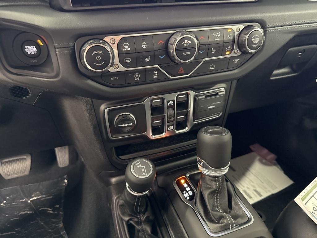 new 2025 Jeep Gladiator car, priced at $44,971