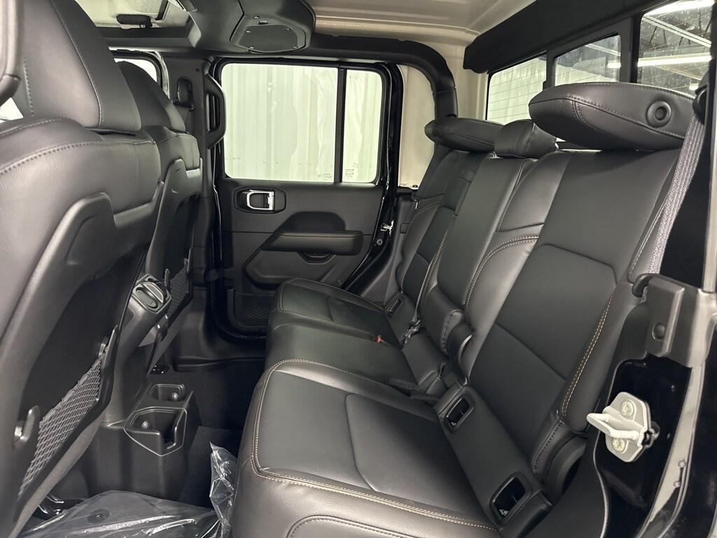 new 2025 Jeep Gladiator car, priced at $44,110