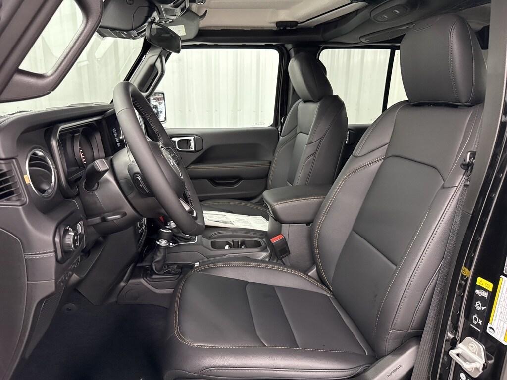new 2025 Jeep Gladiator car, priced at $44,110