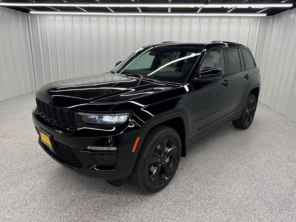 new 2025 Jeep Grand Cherokee car, priced at $49,135