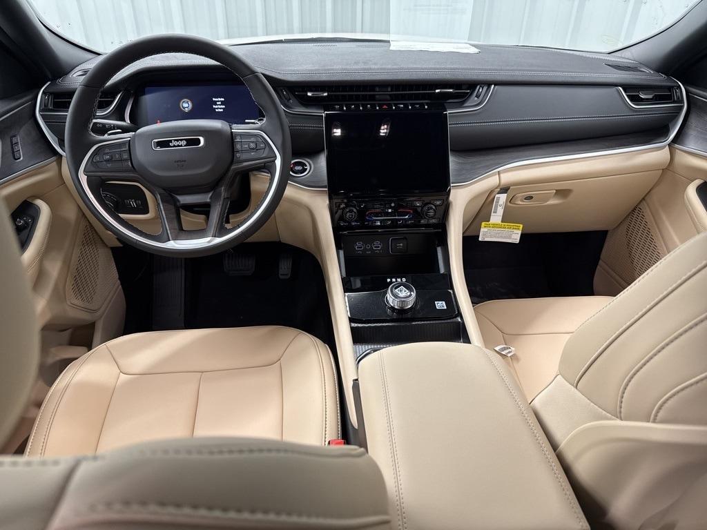 new 2025 Jeep Grand Cherokee car, priced at $44,507