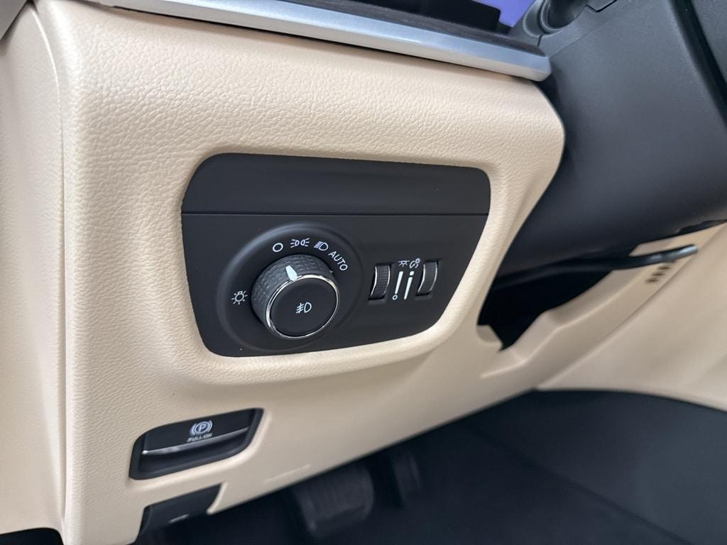 new 2025 Jeep Grand Cherokee car, priced at $44,507