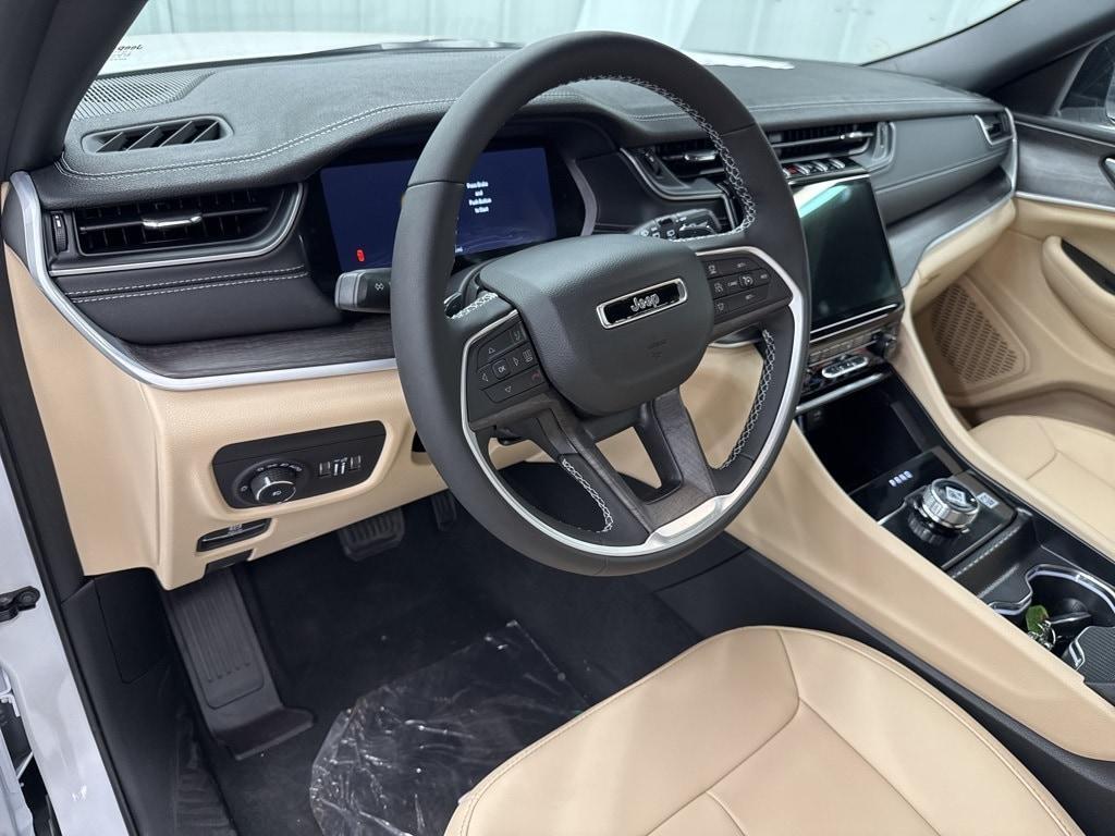 new 2025 Jeep Grand Cherokee car, priced at $44,507