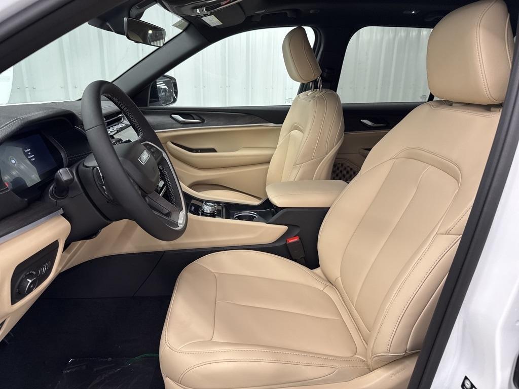 new 2025 Jeep Grand Cherokee car, priced at $44,507