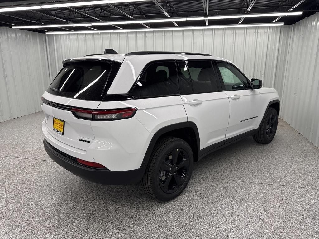 new 2025 Jeep Grand Cherokee car, priced at $44,507