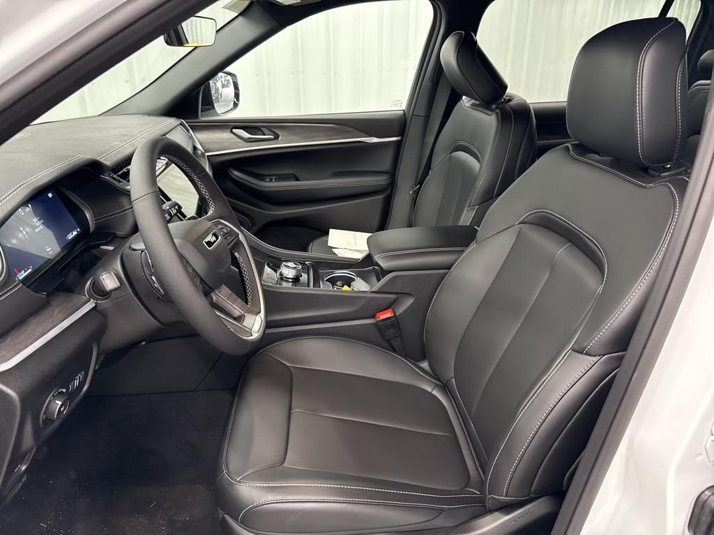 new 2025 Jeep Grand Cherokee L car, priced at $42,253