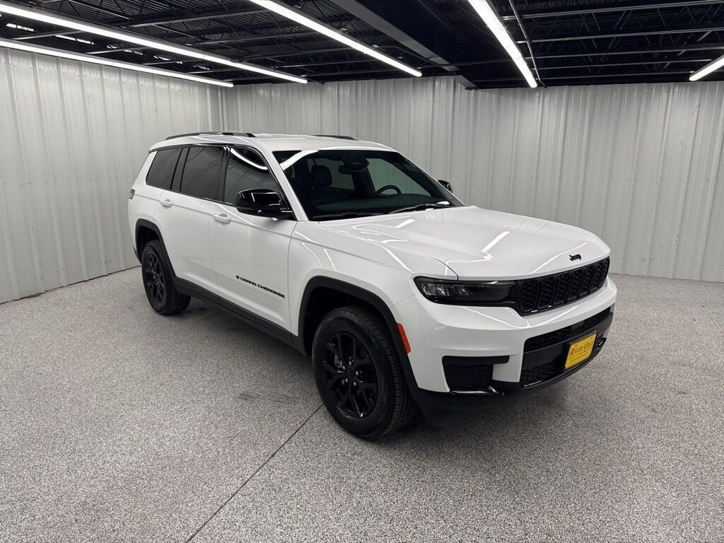 new 2024 Jeep Grand Cherokee L car, priced at $40,932