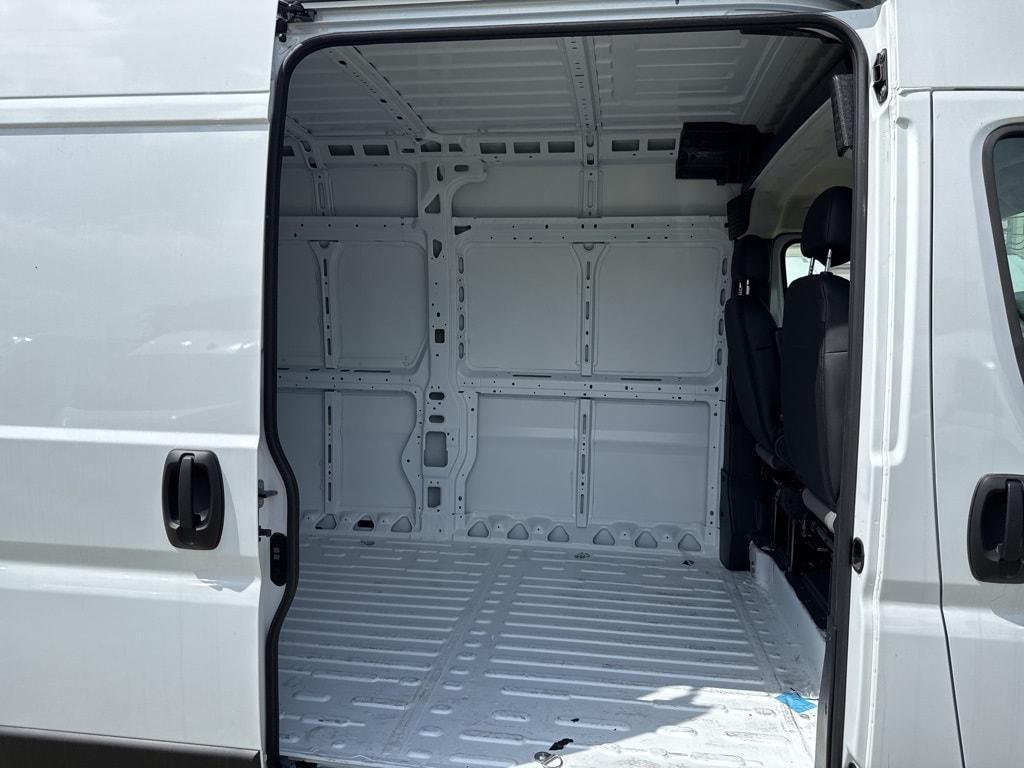 new 2025 Ram ProMaster 2500 car, priced at $48,441