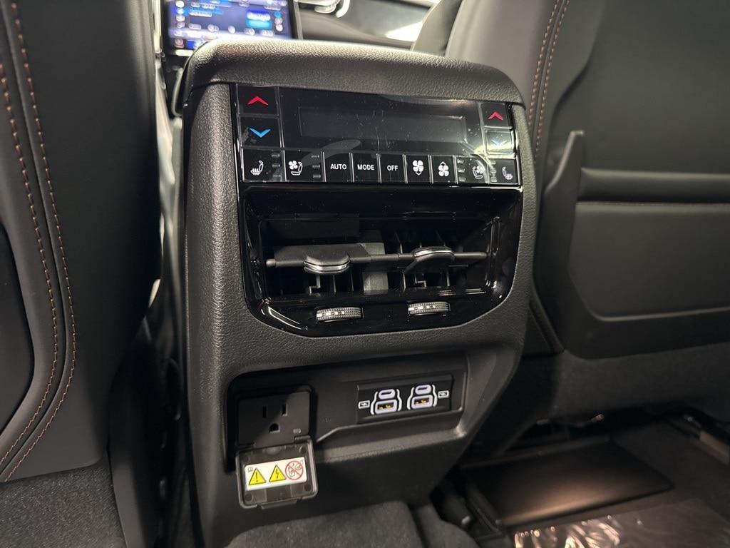 new 2025 Jeep Grand Cherokee L car, priced at $65,519