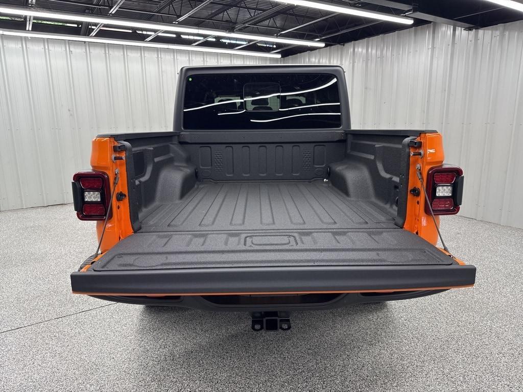 new 2025 Jeep Gladiator car, priced at $49,728
