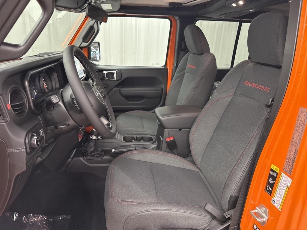 new 2025 Jeep Gladiator car, priced at $49,728