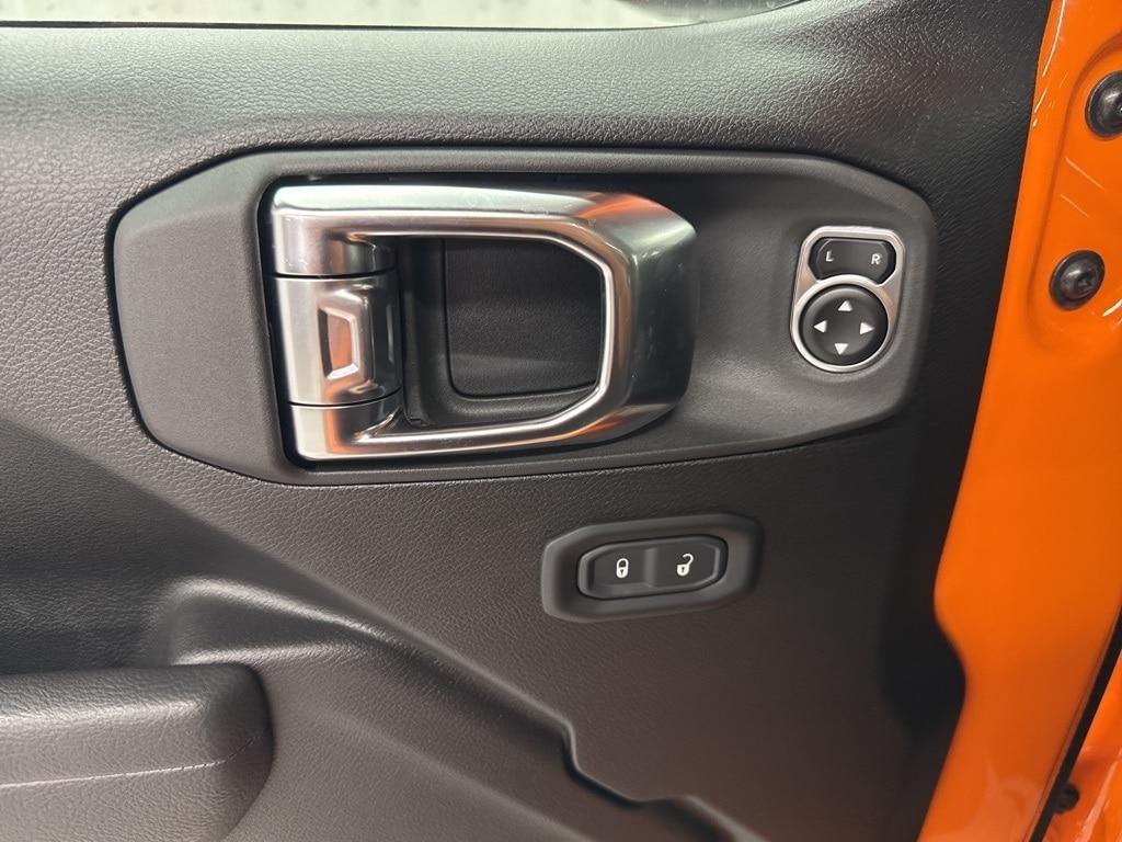 new 2025 Jeep Gladiator car, priced at $49,728