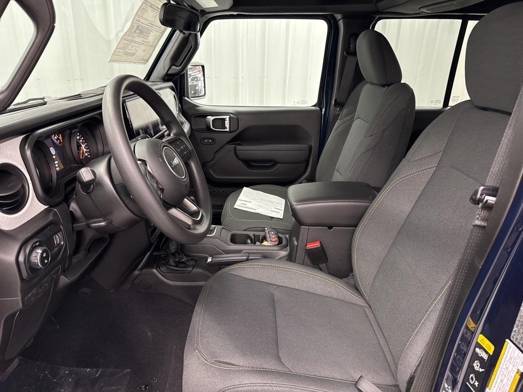 new 2025 Jeep Gladiator car, priced at $39,957