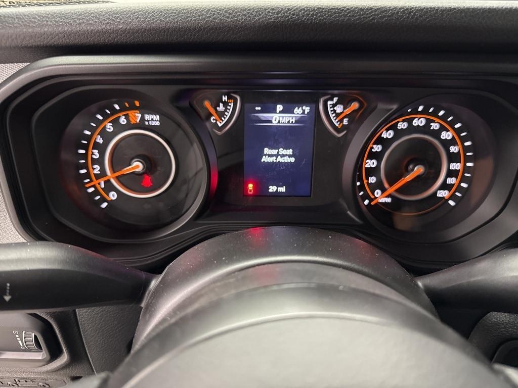 new 2025 Jeep Gladiator car, priced at $39,957