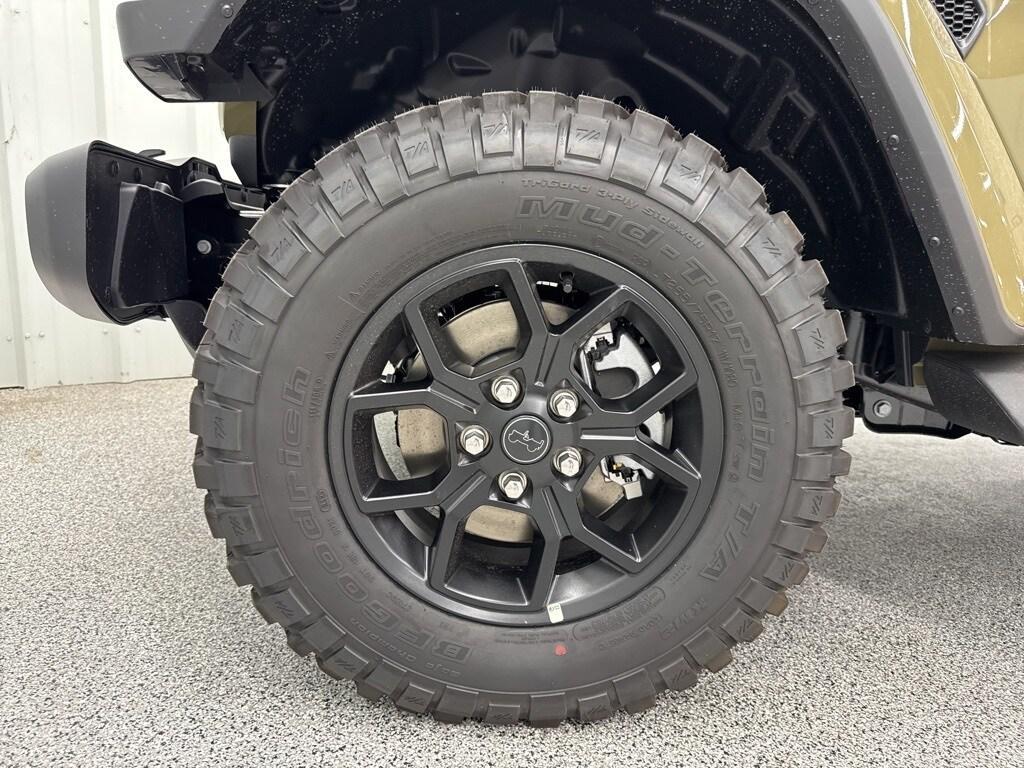 new 2025 Jeep Gladiator car, priced at $44,110
