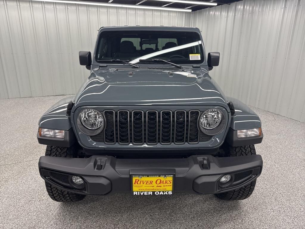 new 2025 Jeep Gladiator car, priced at $43,108