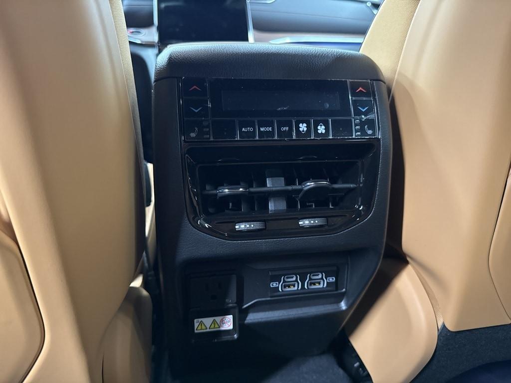new 2025 Jeep Grand Cherokee car, priced at $55,967