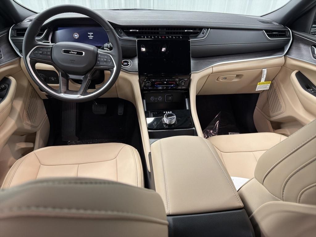 new 2025 Jeep Grand Cherokee L car, priced at $50,335