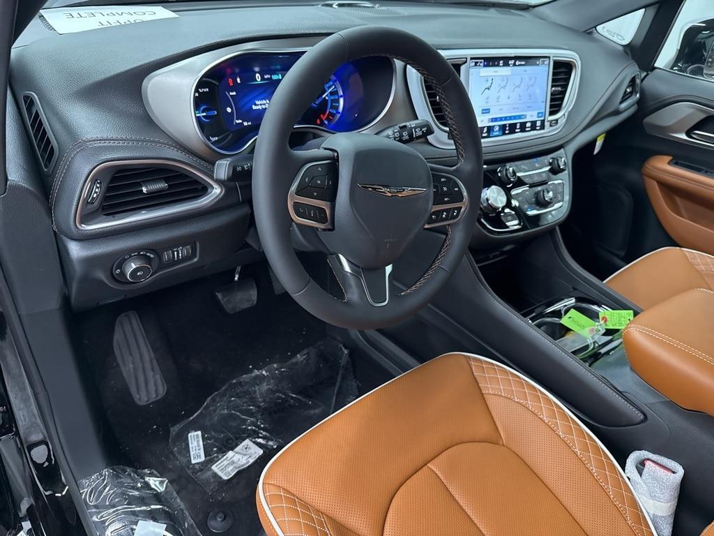 new 2025 Chrysler Pacifica Hybrid car, priced at $54,929