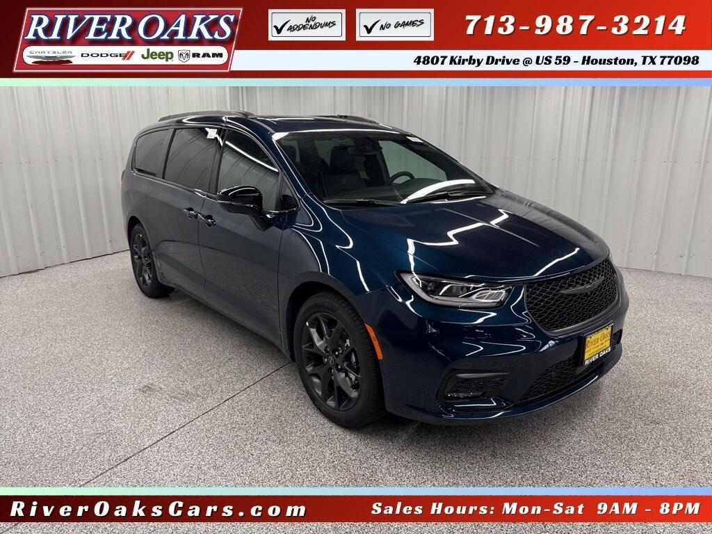 new 2025 Chrysler Pacifica car, priced at $52,253