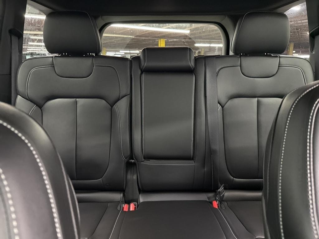 new 2025 Jeep Grand Cherokee car, priced at $47,157