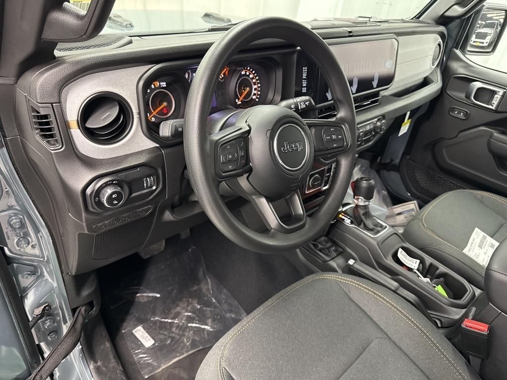 new 2025 Jeep Gladiator car, priced at $42,608