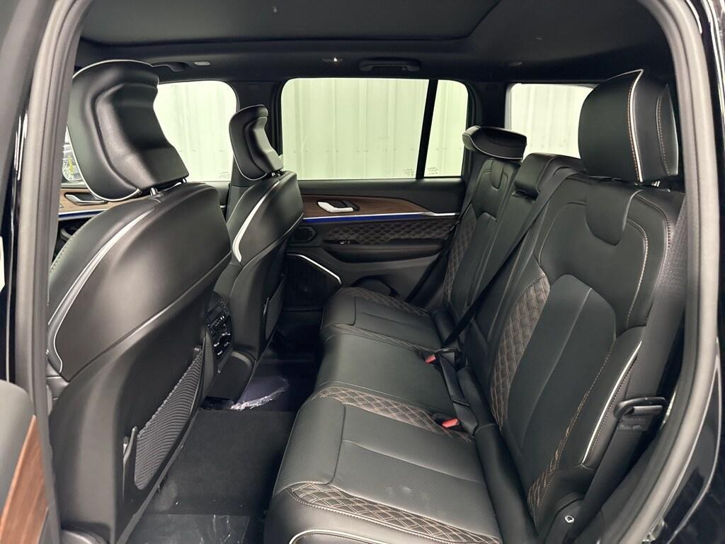 new 2025 Jeep Grand Cherokee car, priced at $59,321