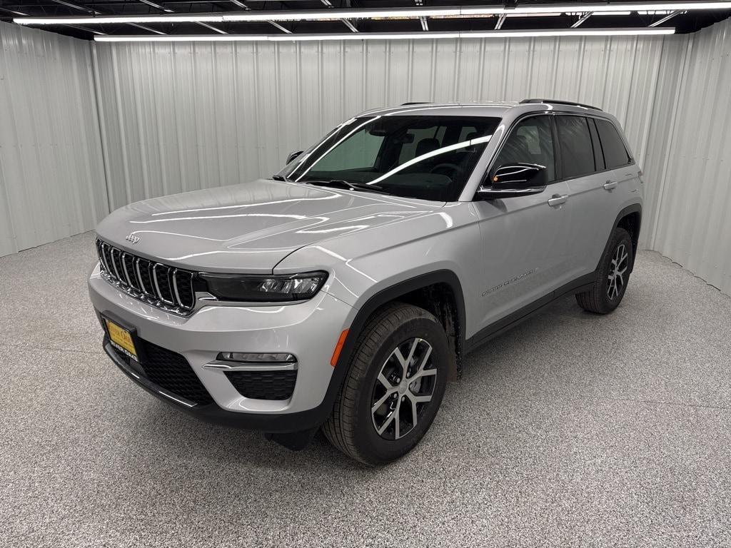 new 2025 Jeep Grand Cherokee car, priced at $41,459