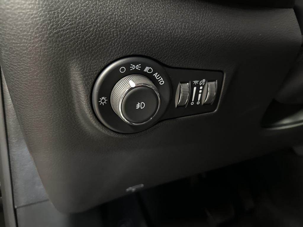 new 2025 Jeep Compass car, priced at $27,138
