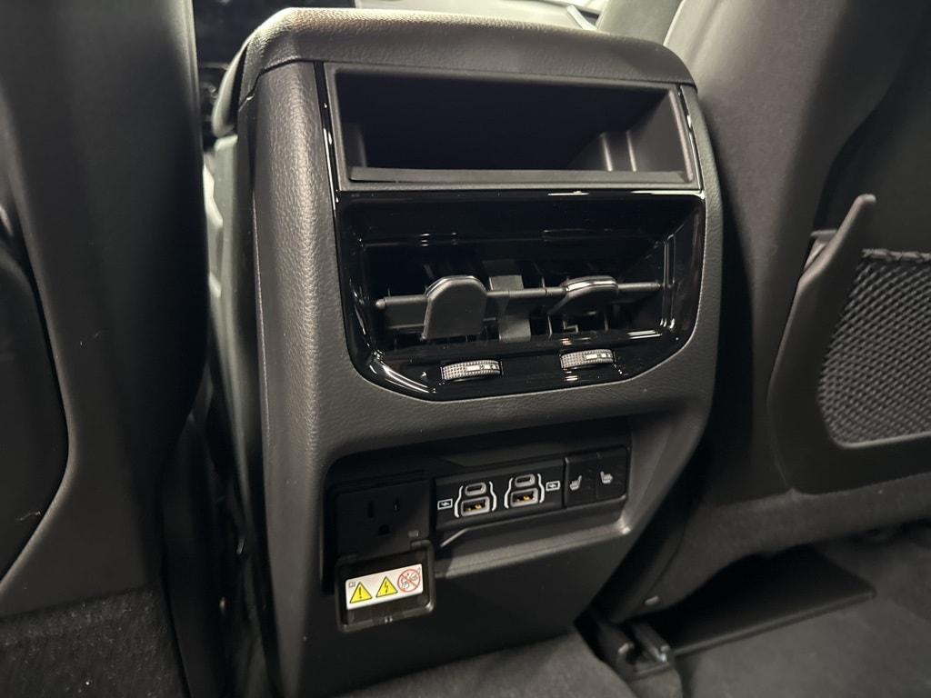 new 2025 Jeep Grand Cherokee car, priced at $46,421