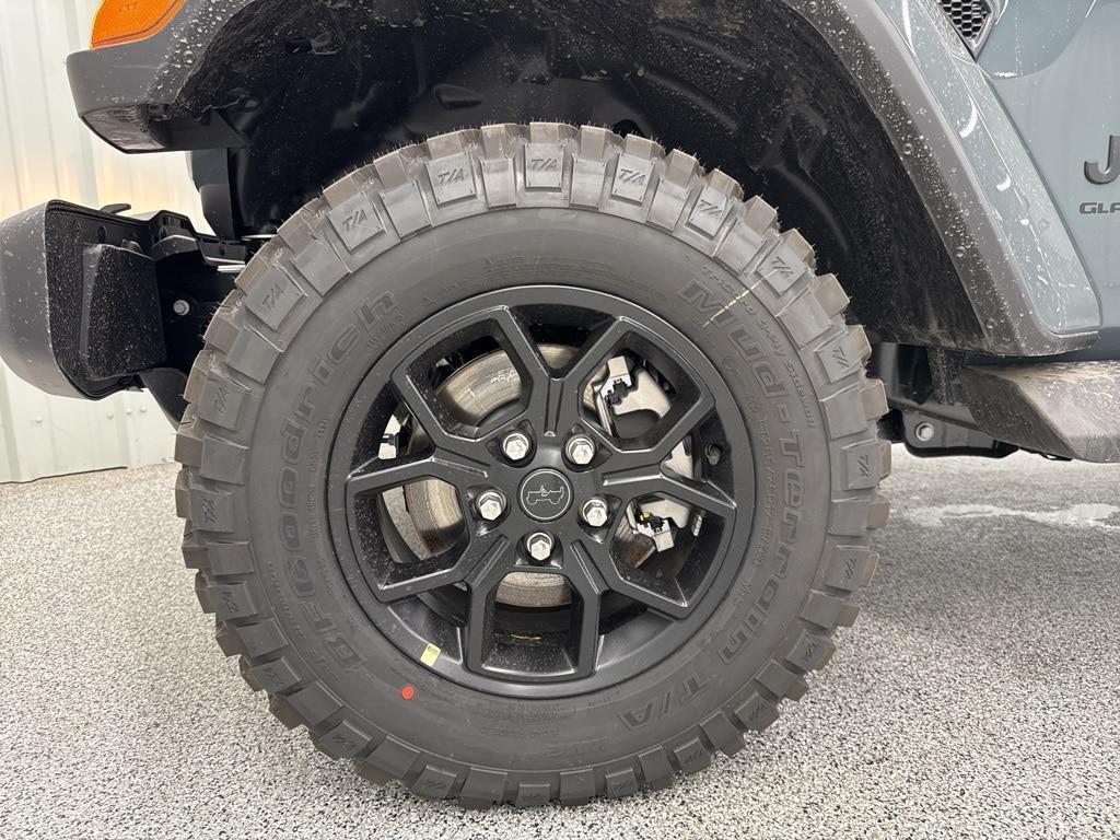 new 2025 Jeep Gladiator car, priced at $44,624