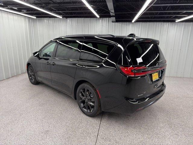 new 2026 Chrysler Pacifica car