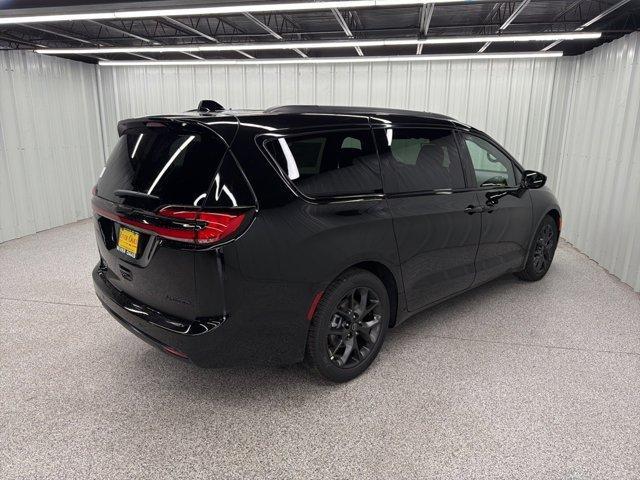 new 2026 Chrysler Pacifica car
