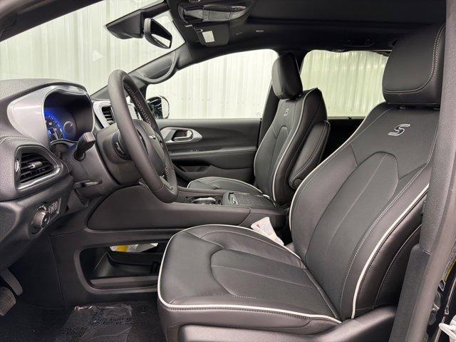 new 2026 Chrysler Pacifica car
