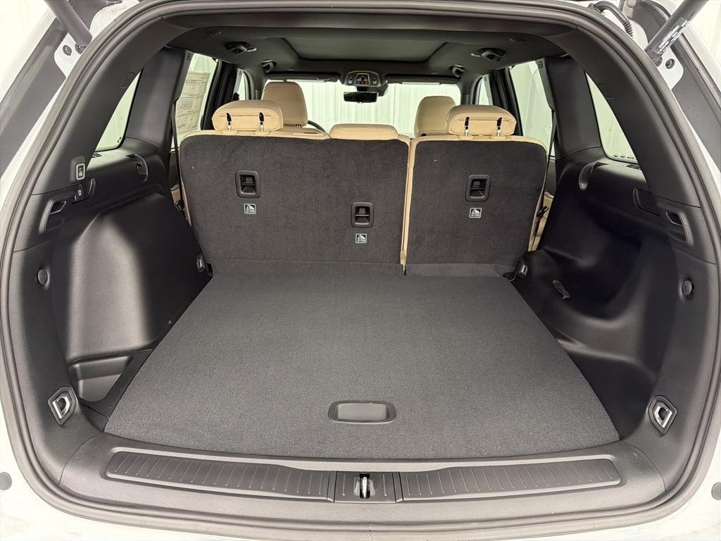 new 2025 Jeep Grand Cherokee car, priced at $47,090