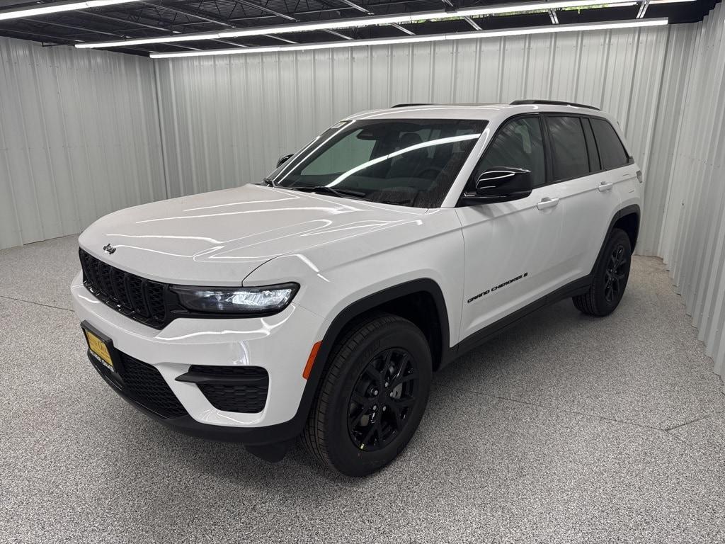 new 2025 Jeep Grand Cherokee car, priced at $41,788